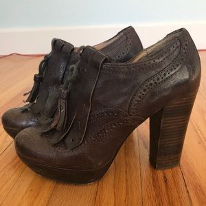 Frye Naiya Kiltie Oxford Pumps